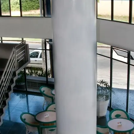 Hostess Hotel-2